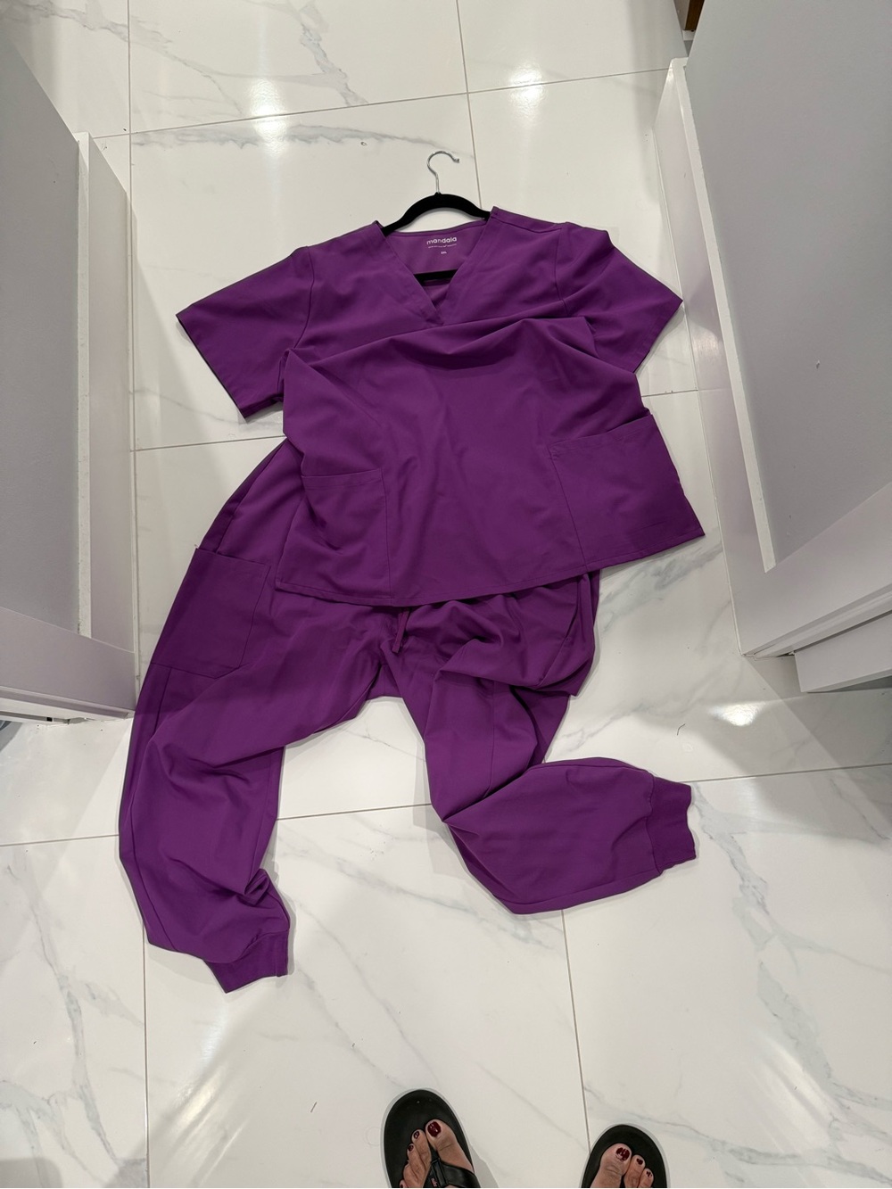 WonderWink Women's Purple V-Neck Scrub Top and Jogger Set